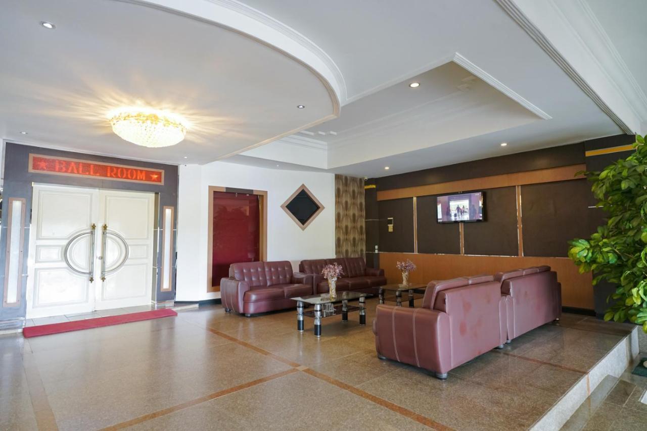 Urbanview By Millenium Hotel Pangkal Pinang Exterior foto