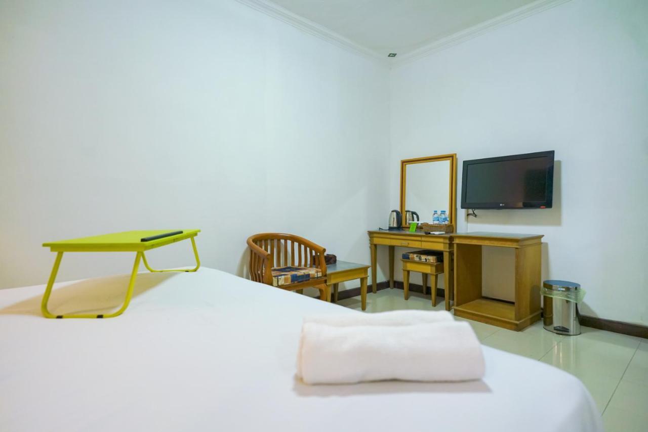 Urbanview By Millenium Hotel Pangkal Pinang Exterior foto