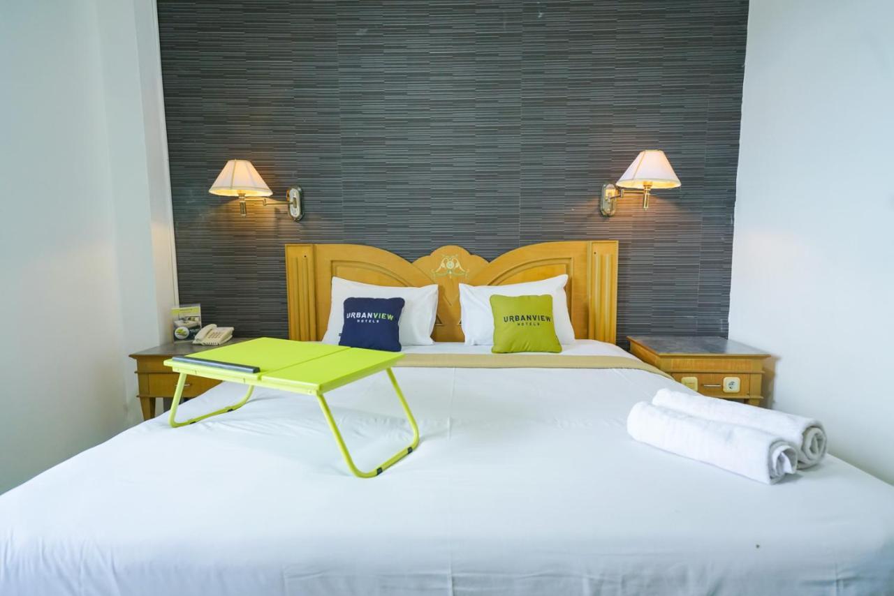 Urbanview By Millenium Hotel Pangkal Pinang Exterior foto